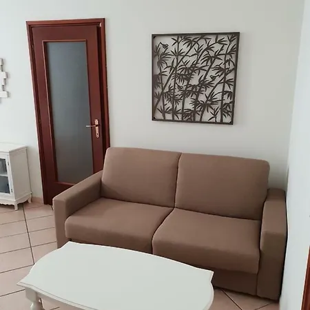 Clasa Διαμέρισμα *
